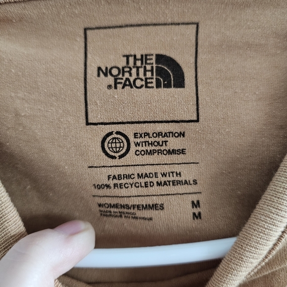 The North Face Women's Heritage Patch Long Sleeve T- Shirt - Picture 5 of 6